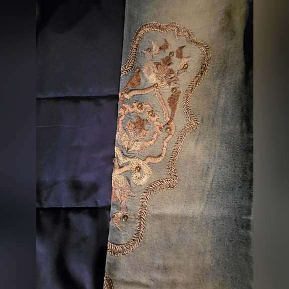 SweetNovember Stretchy Embroidered Jeans - Picture 4 of 5